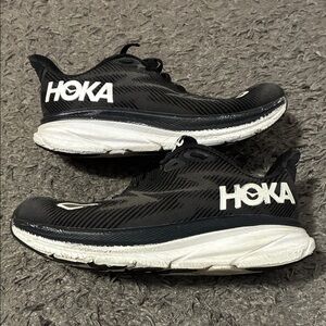 Hoka Clifton 9